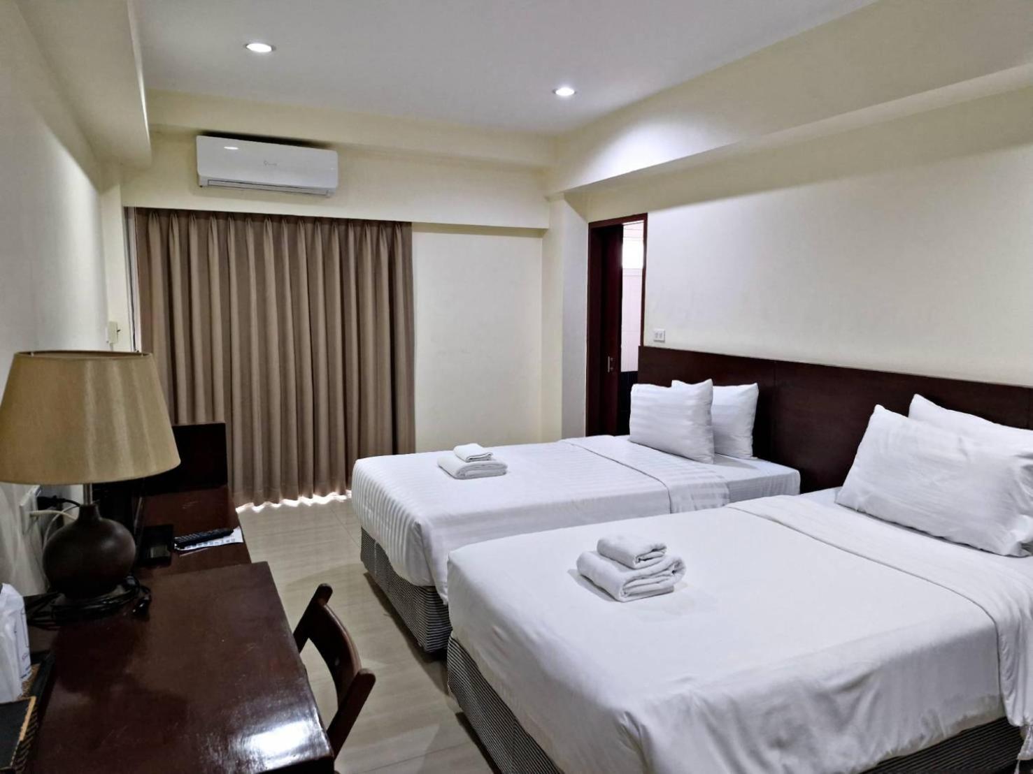 The Loft Resort Bangkok Esterno foto